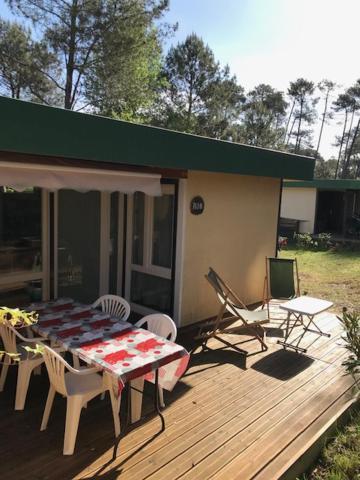 Village Vacances Aux Villages Sous Les Pins Леон Екстериор снимка