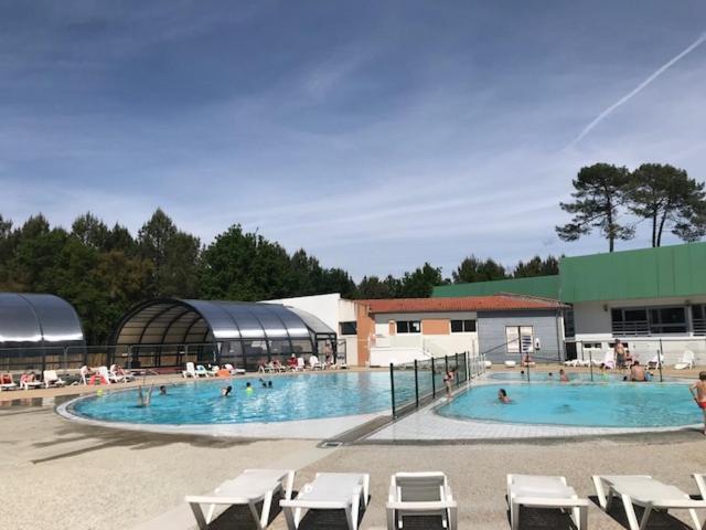 Village Vacances Aux Villages Sous Les Pins Леон Екстериор снимка